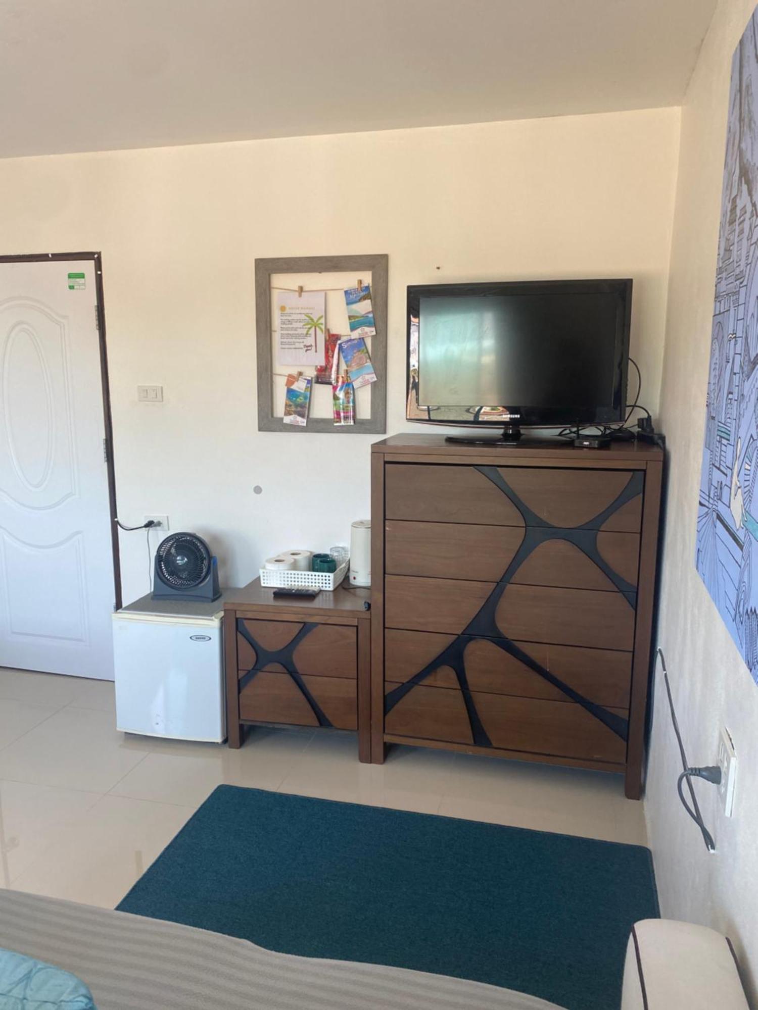 English Owned Homestay And Yoga Чалонг Екстериор снимка