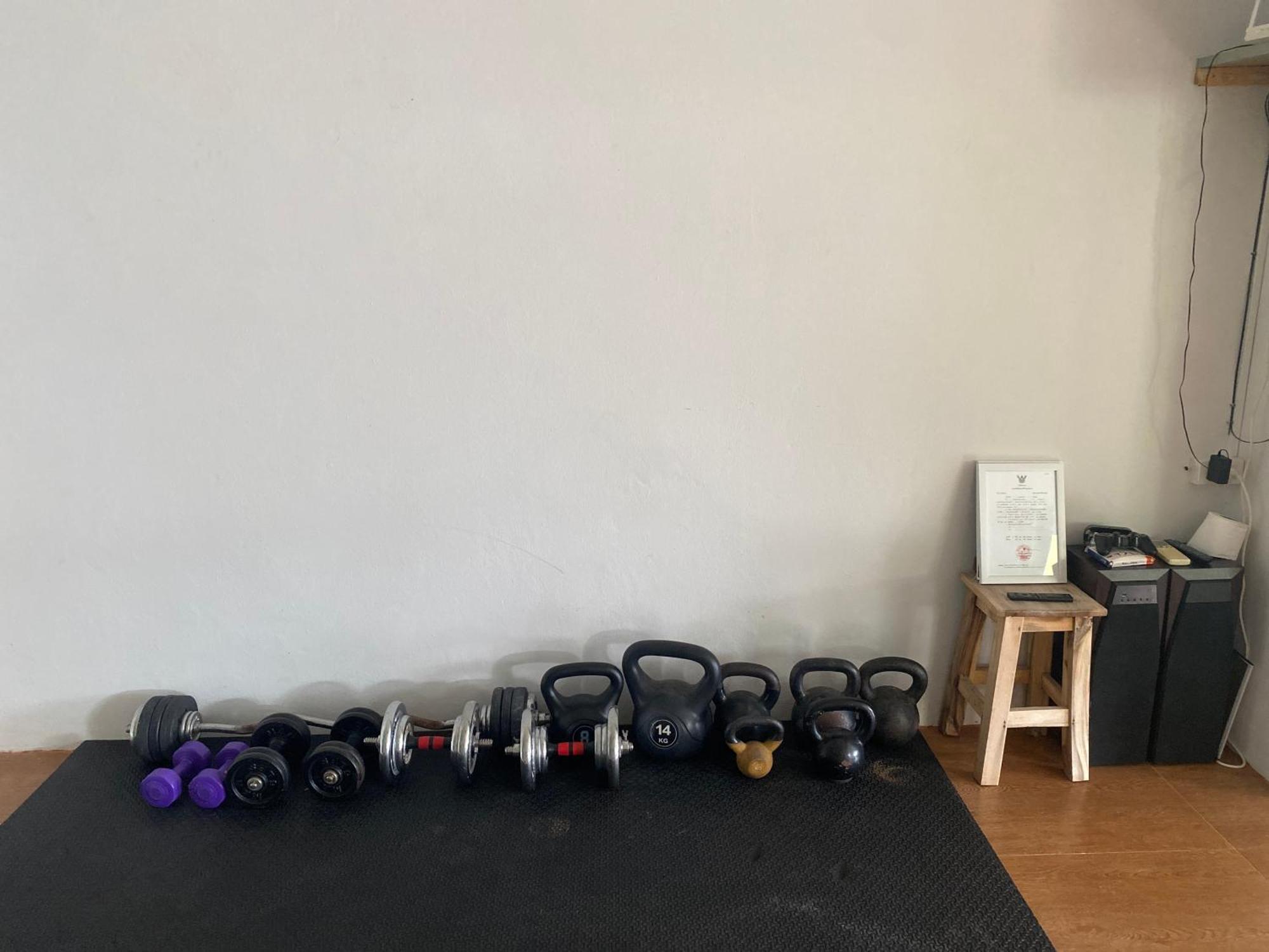 English Owned Homestay And Yoga Чалонг Екстериор снимка